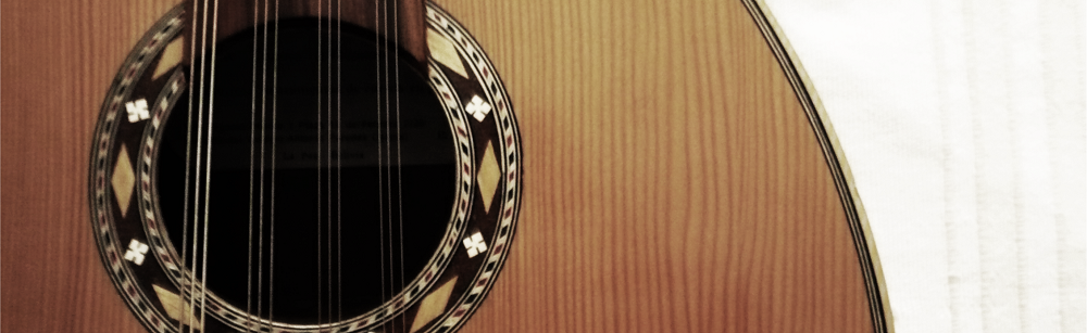 uilding musical instruments. By Edgardo Civallero